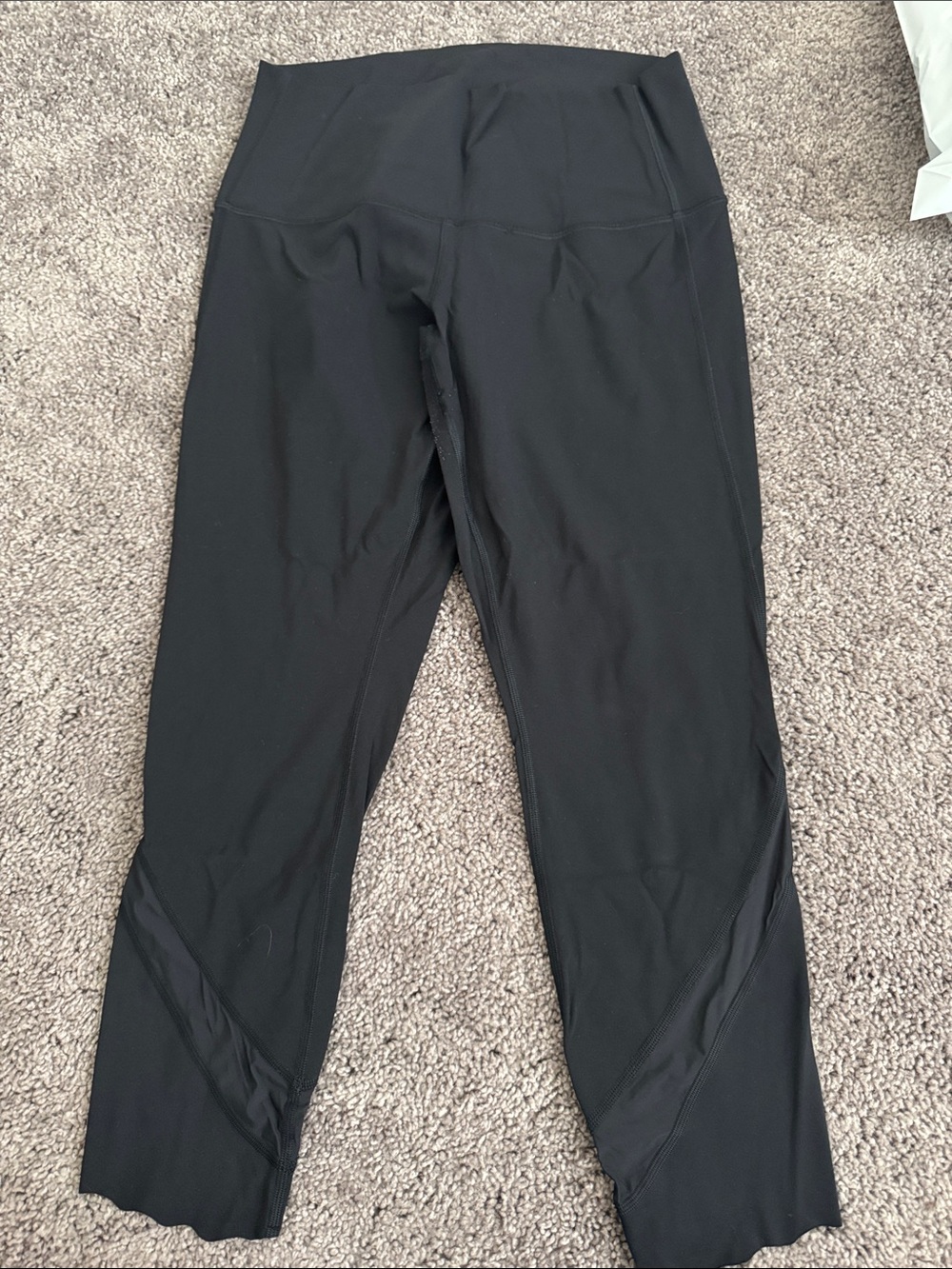 Lululemon Black women’s scalloped leggings